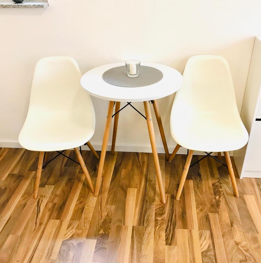 Top renoviertes Apartement in bester Lage von Homburg- 5 Fußminuten zur Uniklinik Homburg  Exterior foto