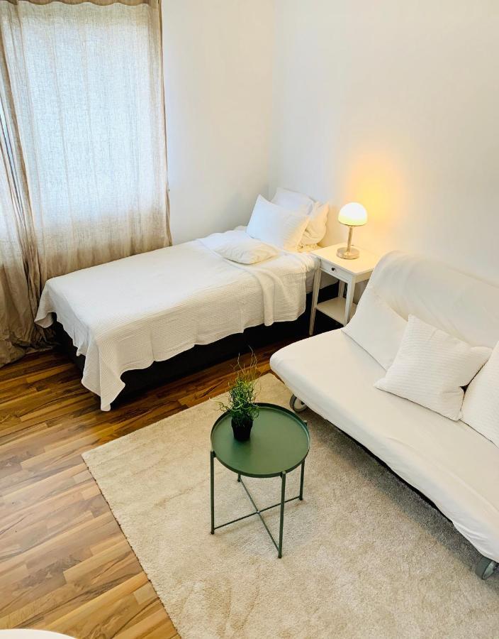 Top renoviertes Apartement in bester Lage von Homburg- 5 Fußminuten zur Uniklinik Homburg  Exterior foto