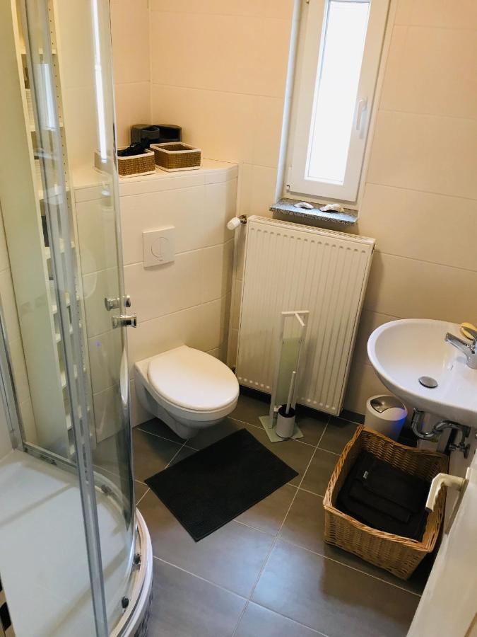 Top renoviertes Apartement in bester Lage von Homburg- 5 Fußminuten zur Uniklinik Homburg  Exterior foto